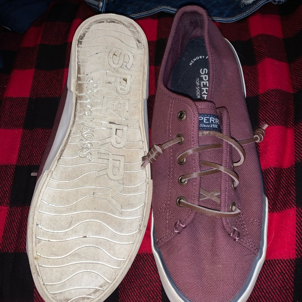Sperry - Picture 2 of 3
